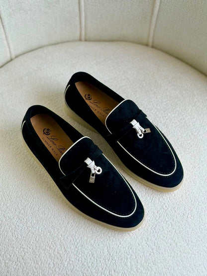 Loro Piana
Super *AAA* *+* Quality 💯 
With original packing🎁🎁
SIZE:36and41
Available now
450 dhs✅

Zain309
♥️♥️♥️