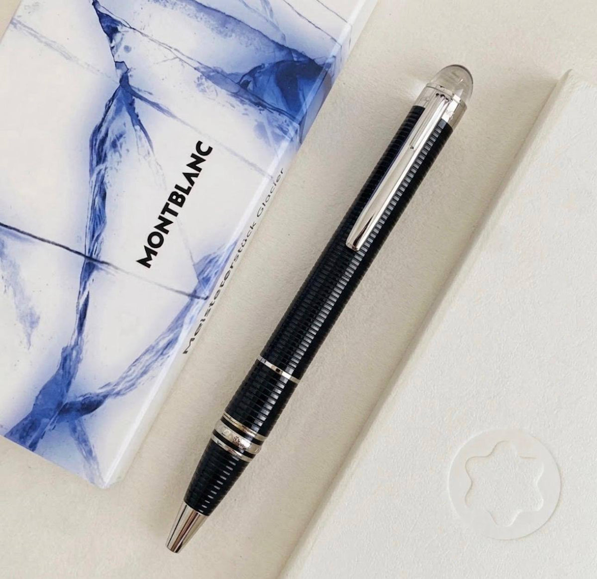 Mont Blanc 

pen master 
quality 
with original box 

95 dhs🇦🇪🇦🇪

Zain59
♥️♥️♥️