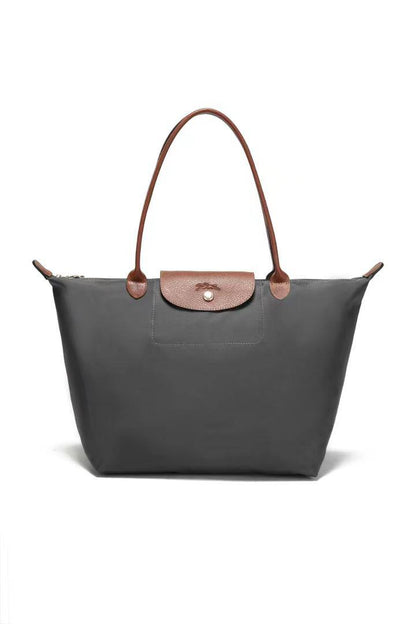 Longchamp
BIG
70 dhs❣️
size 46×19×30cm
Medium
60 dhs❣️
size 36×24×14cm
SMALL
50 dhs❣️
size 20×8.5×14cm

Zain41
♥️♥️♥️