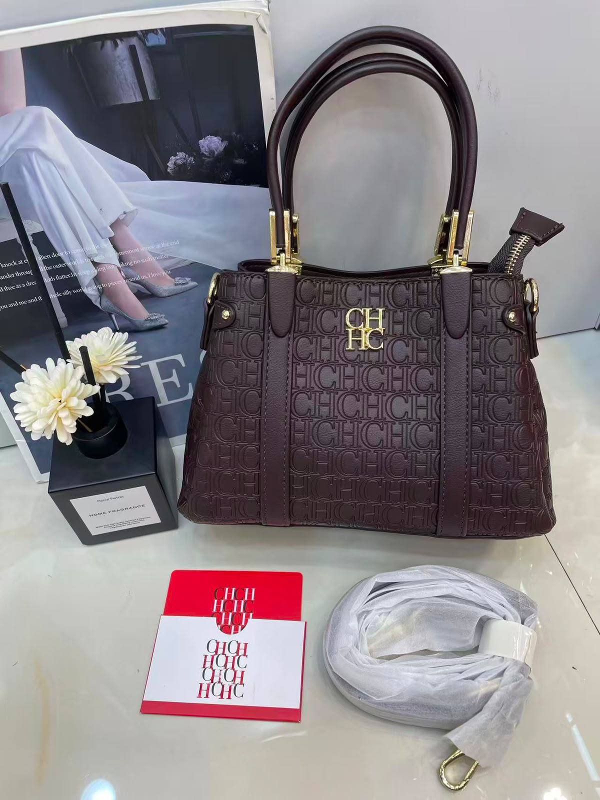 CH CH
High quality 
Size:23cm
115 dhs🇦🇪🇦🇪🇦🇪

Zain70
♥️♥️♥️