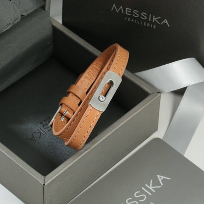 70 DHS✅
MESSIKA  
UNISEX BRACELET

With Master Box And Paper Bag 
120 dhs✅

Zain89
♥️♥️♥️