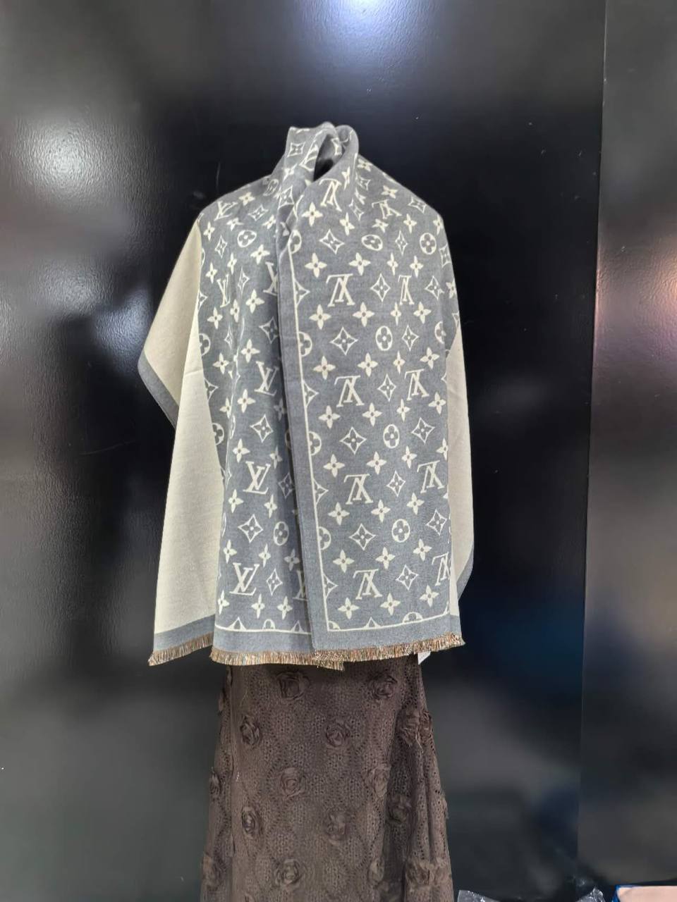 Good quality 
Scarf 
45 dhs🇦🇪🇦🇪

Zain295
♥️♥️♥️
