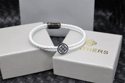 Bracelet 
55 dhs💓
+Box and paper bag🎁

Zain33
♥️♥️♥️
