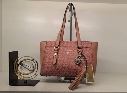 Mk 
95 dhs🪙
Size 35cm

Zain161
♥️♥️♥️