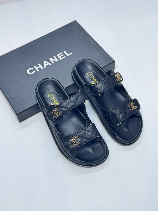 Chanel
Size 36-41
110 dhs🪙🌨️

Zain21
♥️♥️♥️