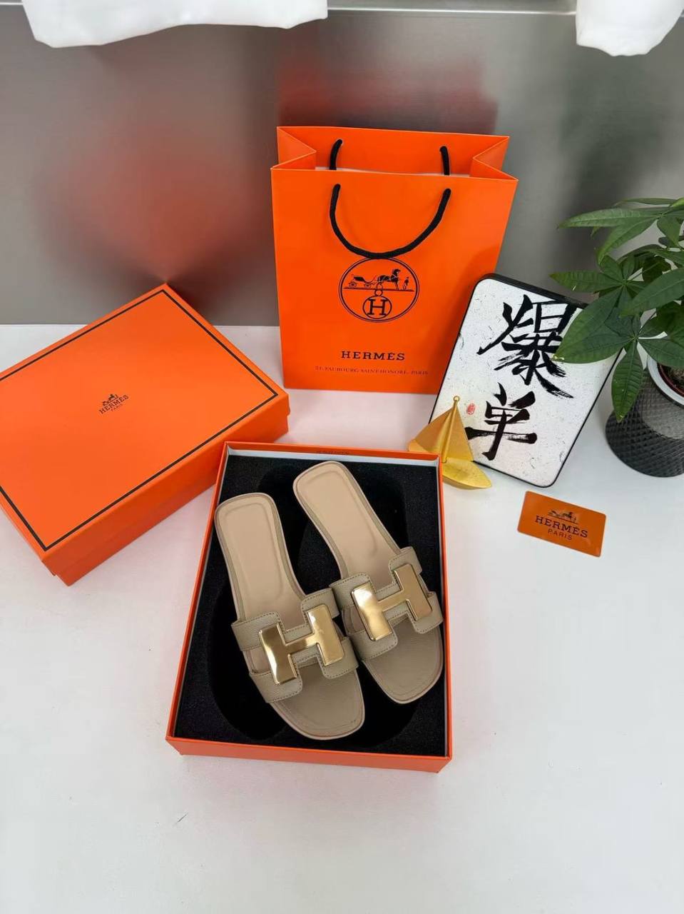Hermes
size 36-41
95 dhs🇦🇪🇦🇪

Zain40
♥️♥️♥️