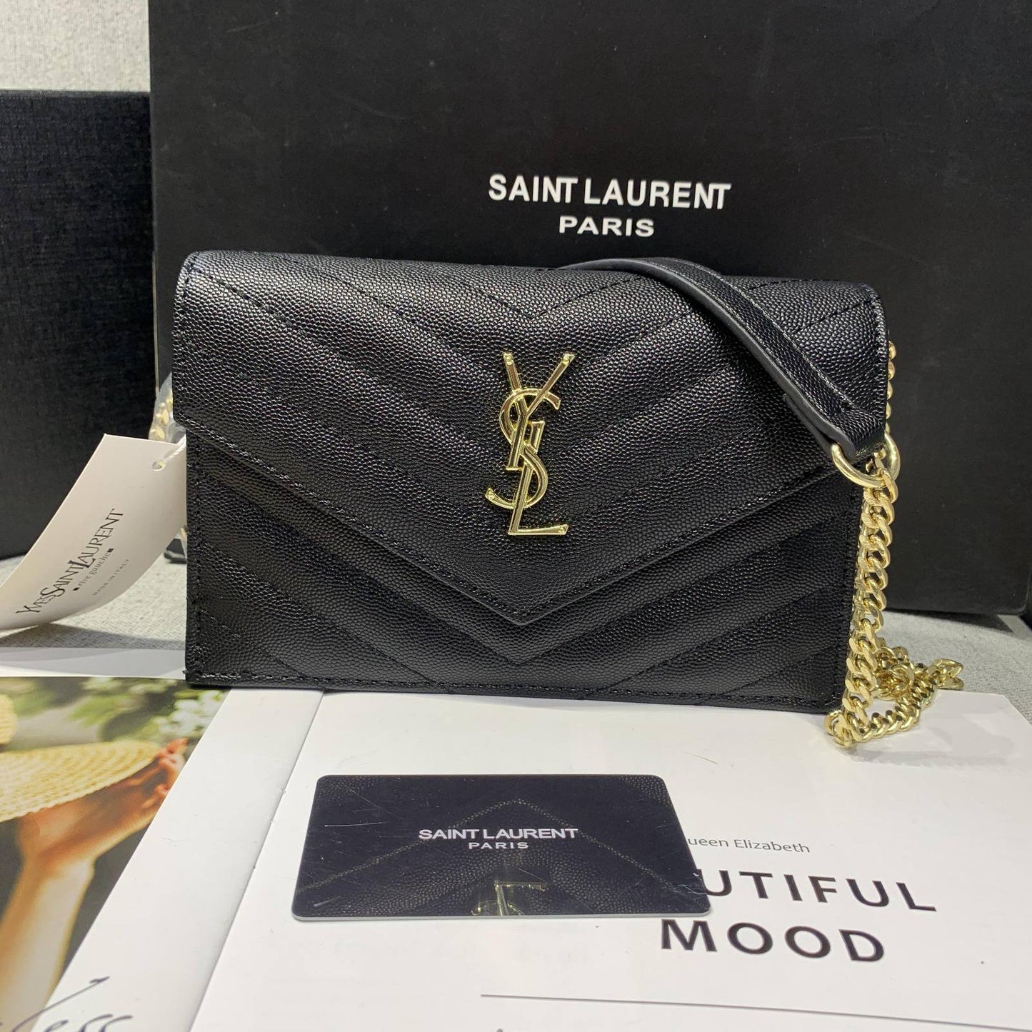 YSL
Best quality with box
95 dhs🇦🇪🇦🇪
size 19CM

Zain290
♥️♥️♥️