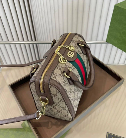 GUCCI 

NEW CAME 

GOOD QUALITY 

100 dhs🇦🇪🇦🇪
Zain39
♥️♥️♥️
