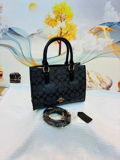 COACH

Best quality 
without box
100 dhs🇦🇪🇦🇪

size 25CM

Zain290
♥️♥️♥️