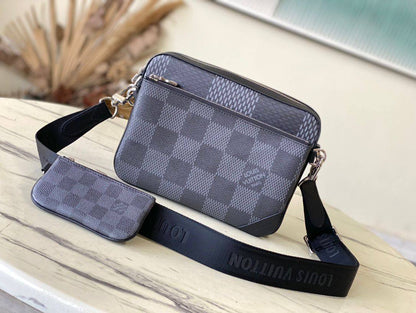 LV
Best quality
With box’s
🎁🎁🎁

105 dhs👑
size 25cm

Zain158
♥️♥️♥️