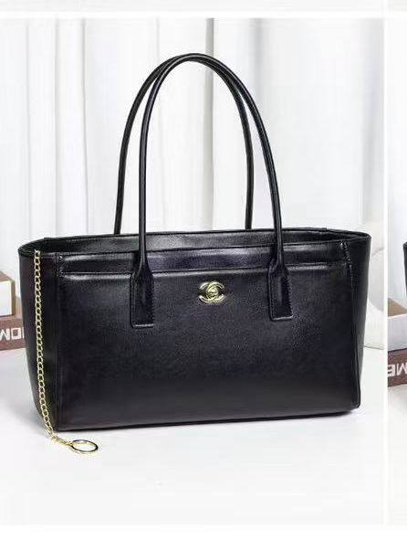 Chanel

140 dhs🇦🇪🇦🇪

Zain143
♥️♥️♥️