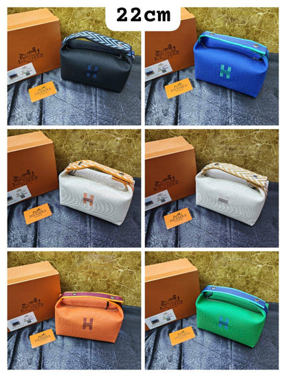 Hermes 
100 dhs🇦🇪🇦🇪
with box

Zain235
♥️♥️♥️