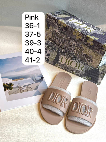 Dior
Size 36to41
75 dhs💓

Zain236
♥️♥️♥️