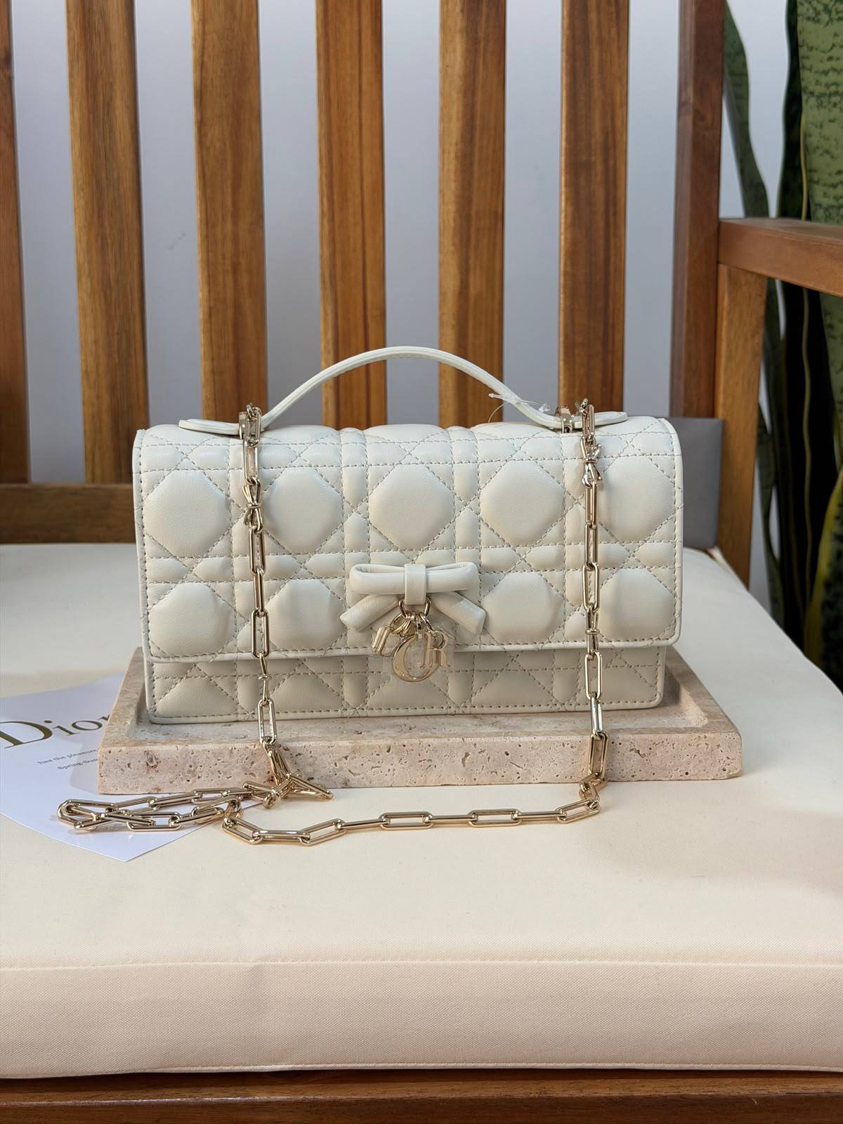 DIOR💫
Super Master Quality ⚡️
Original Packing 🎁
Size 21CM📏

For Price 👇 WhatsApp✅
0568585901 
0507557372
0552275751 Owner Zain 👌

Zain321
♥️♥️♥️