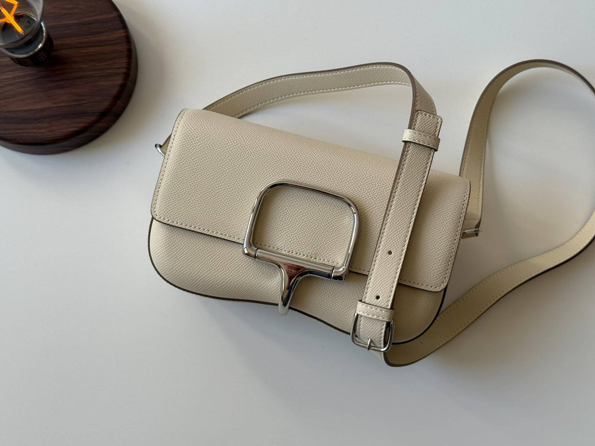 Hermes della 21cm💥

Master quality ✅
with box📦
360 dhs🇦🇪🇦🇪🇦🇪

Zain52
♥️♥️♥️