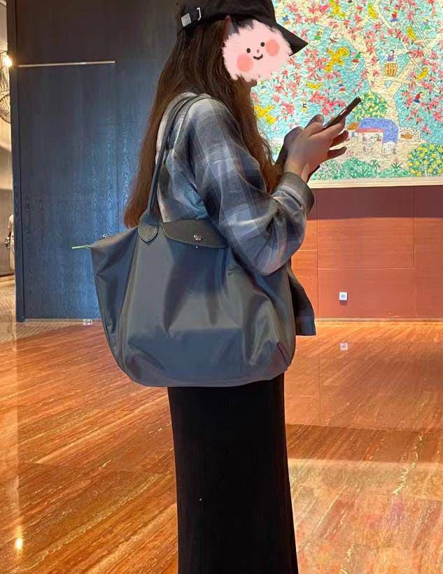 💎 Longchamp long hand
1⃣️ First quality
Size: 40 * 24 *16 cm
60 dhs🇦🇪🇦🇪

Zain115
♥️♥️♥️