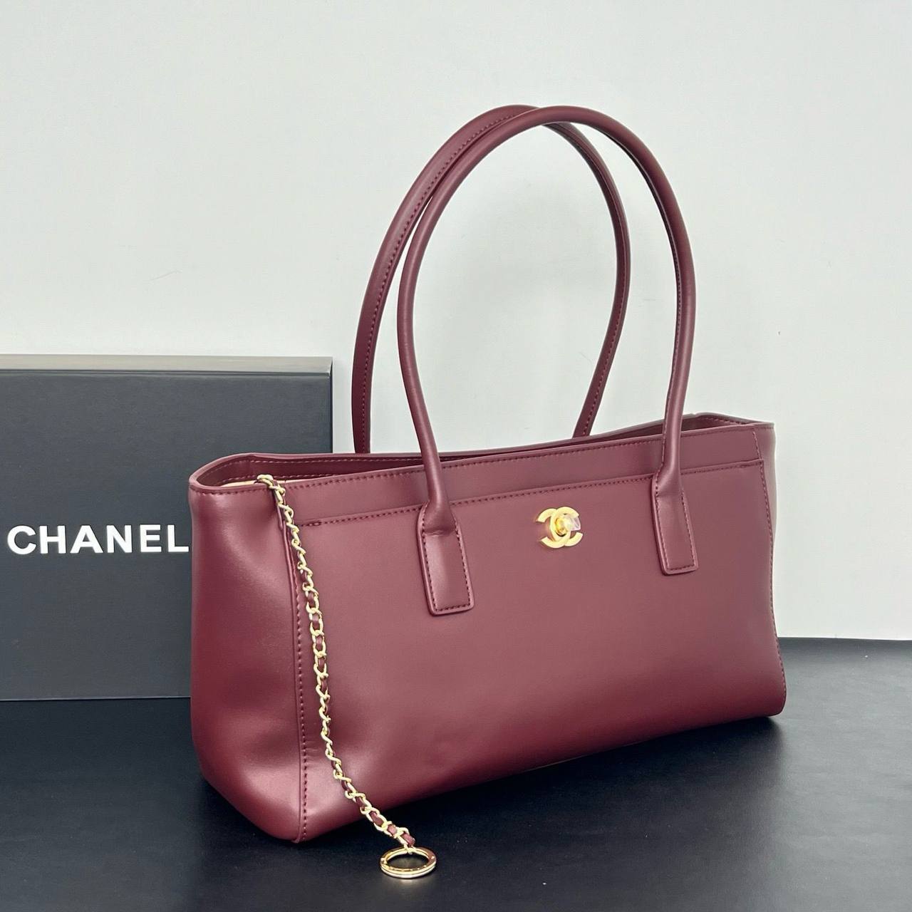 Chanel

 re stock 

260 dhs🇦🇪🇦🇪

32cm❤️❤️🙋‍♂️
Zain228
♥️♥️♥️