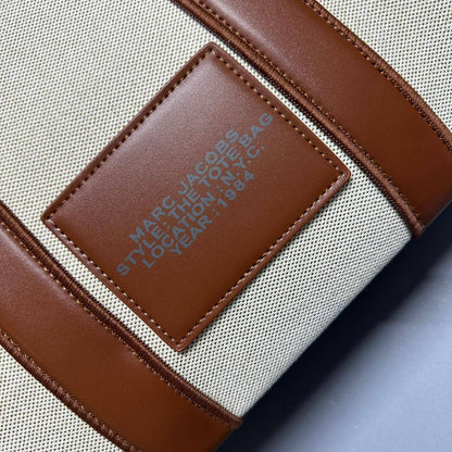 The Tote Bag
35*25*13cm
120 dhs✅

Zain17
♥️♥️♥️