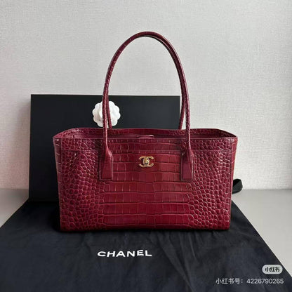 Chanel
Master❣️❣️
35cm🫶🏼🫶🏼 
350 dhs🇦🇪🇦🇪

Zain297
♥️♥️♥️