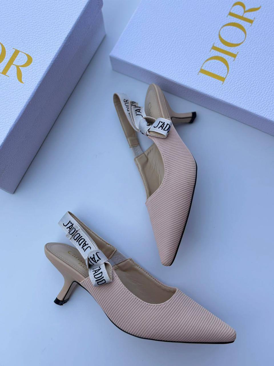 Dior 
120 dhs🪙💕
Size 36-42

Zain55
♥️♥️♥️