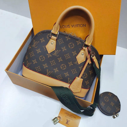 LOUIS VUITTON 
ALMA 

NEW CAME 

GOOD QUALITY 
WITH BOX 

115 dhs🇦🇪

SIZE: 26 cm

Zain295
Zain17
♥️♥️♥️