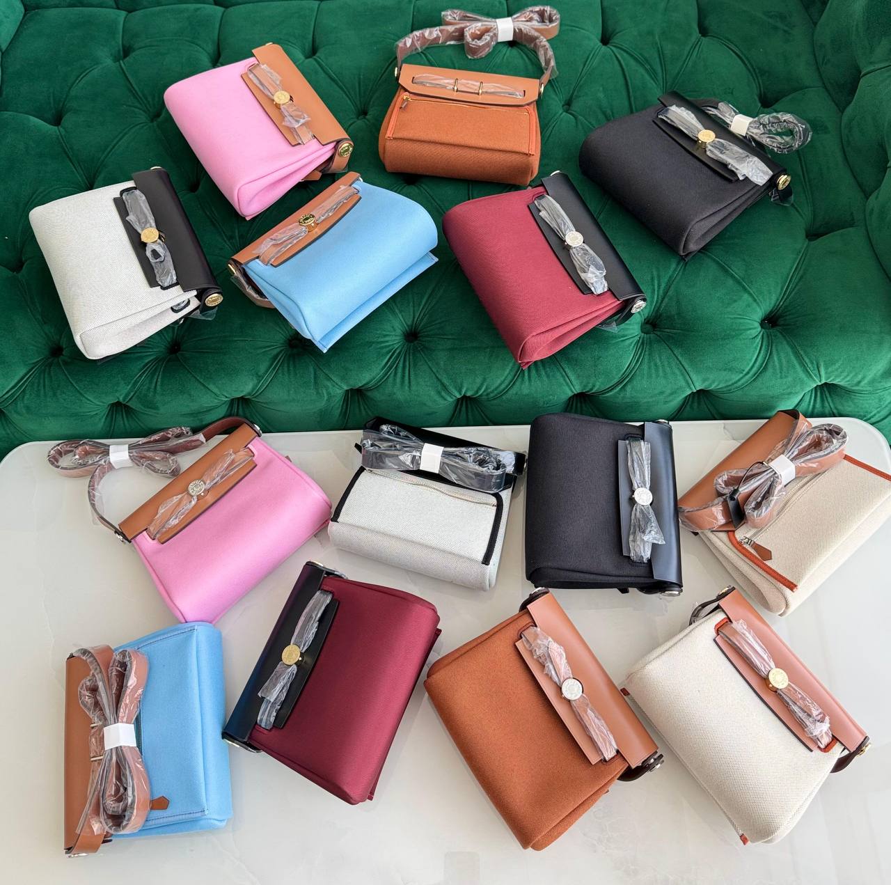 HERMES ✨
Available original box 📦 
With full packing 🎀🎀
Super high quality 💥💥
For Price 👇 WTSP Text Zain 0568585901
0507557372
0544061607

Zain283
♥️♥️♥️
