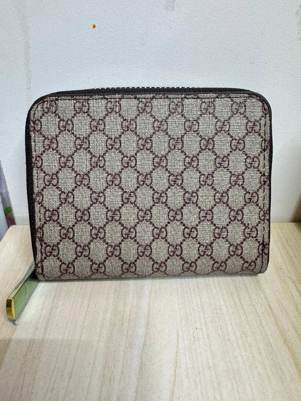 Brand wallets

Size : 11 * 9.5 cm

2 p
50 dhs🇦🇪🇦🇪

Zain115
♥️♥️♥️