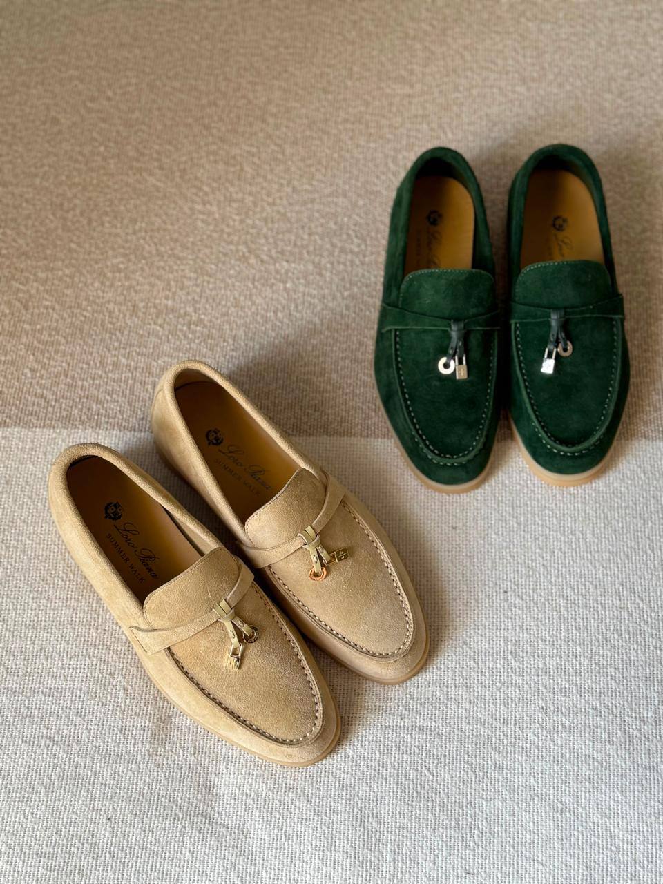 Loro Piana
Size 36 to 41
450 dhs✅

Zain288
♥️♥️♥️