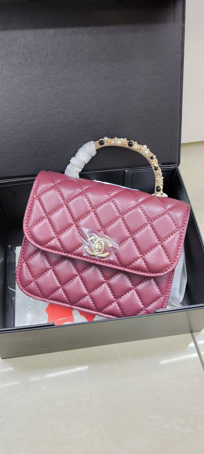 Chanel
115 dhs✅
with box

Zain203
🌺🌺🌺