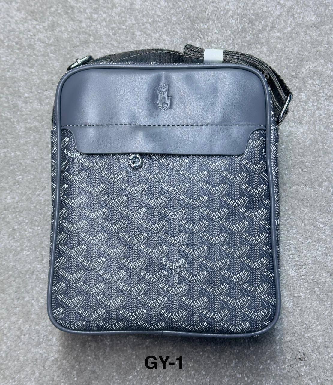 Bags
80 dhs✅

Zain182
♥️♥️♥️