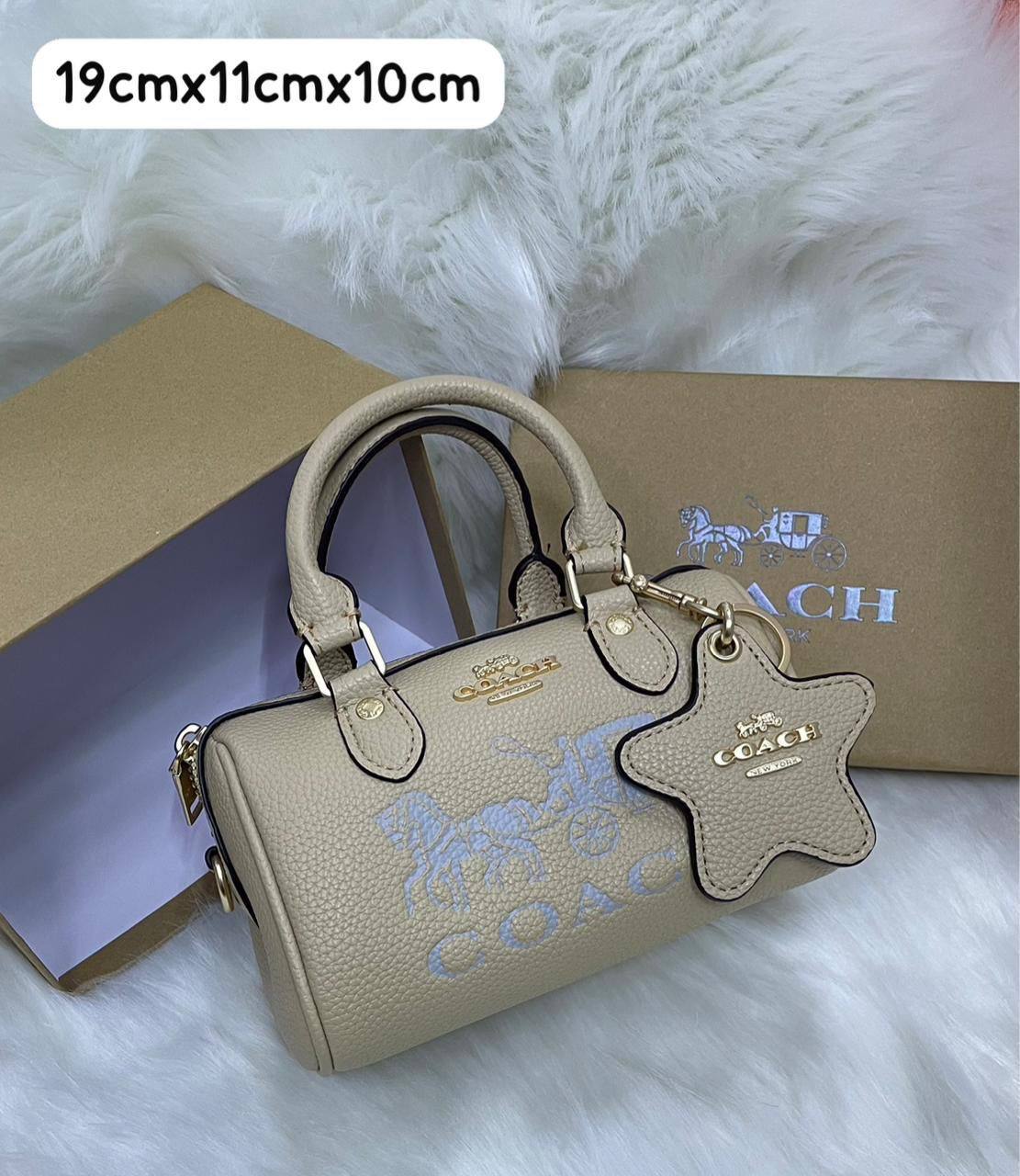 Coach
95 dhs✅

with box
🎁🎁🎁

Zain72
♥️♥️♥️