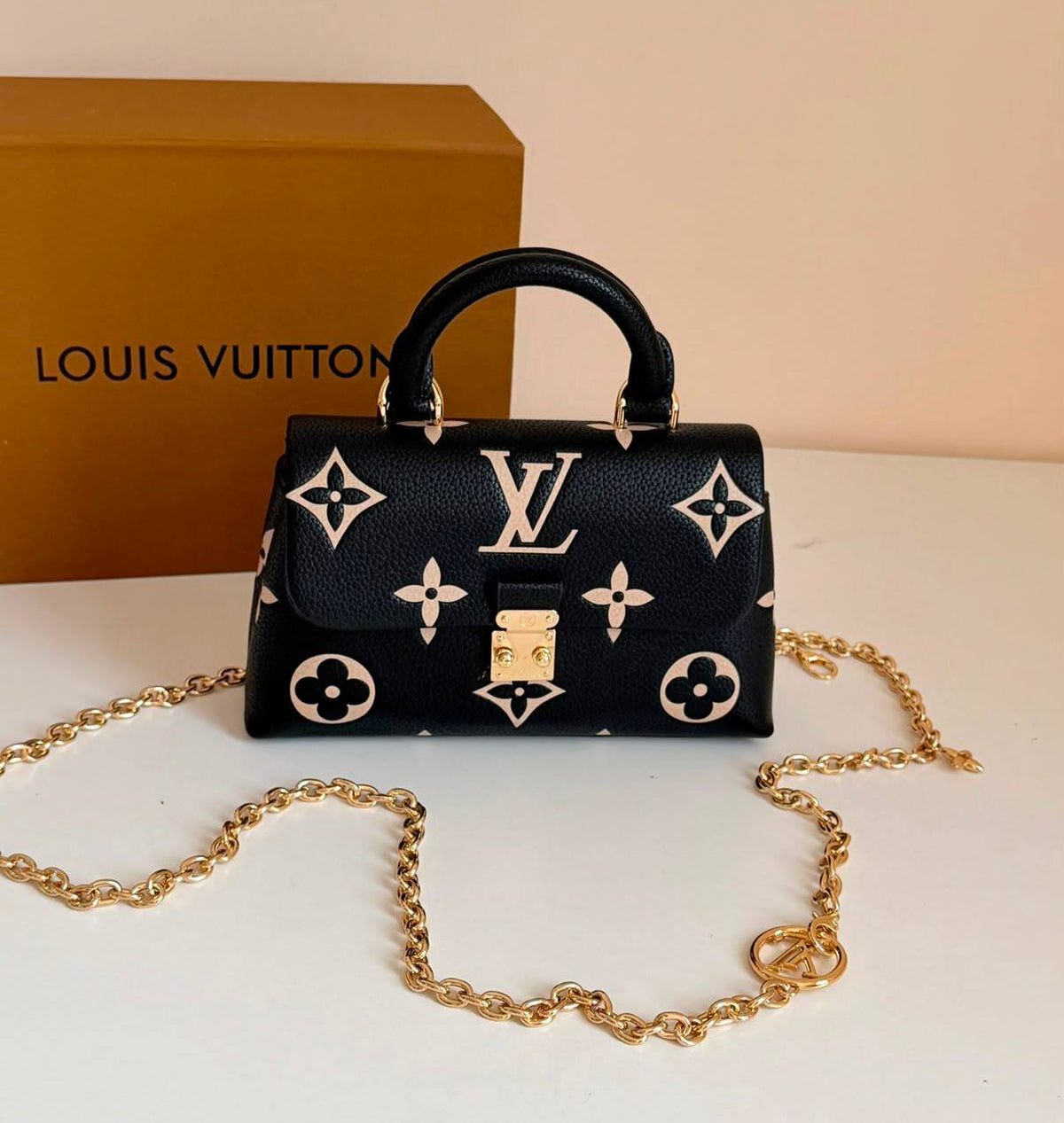 LV

230 dhs🇦🇪🇦🇪

Zain134
♥️♥️♥️
