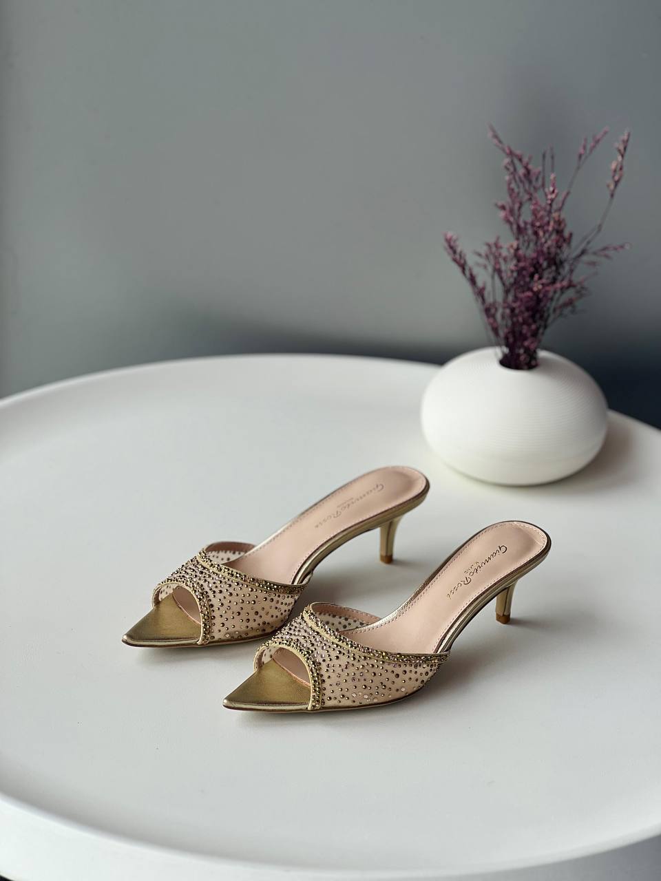 Gianvitto Rossi🌹
Size 36_41
Super high quality* 
450 dhs🪙🌨️

Zain176
♥️♥️♥️