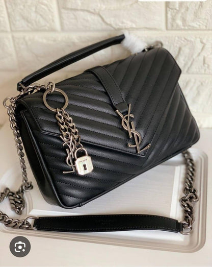 YSL 
GOOD QUALITY 
120 dhs🇦🇪🇦🇪
SIZE 23 CM 
WHITEBOXS

Zain200
♥️♥️♥️