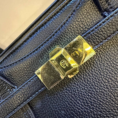 CELINE 
HIGH QUALITY
130 dhs✅

Zain39
♥️♥️♥️