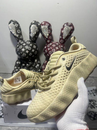 Nike Mind 002 "Light Khaki" 
36-45 AVAILABLE 🤩
190 dhs✅

Zain242
♥️♥️♥️