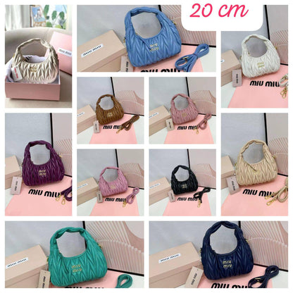 Miu Miu
withbox 
🎁🎁🎁

95 dhs🪙💕

Zain143
♥️♥️♥️