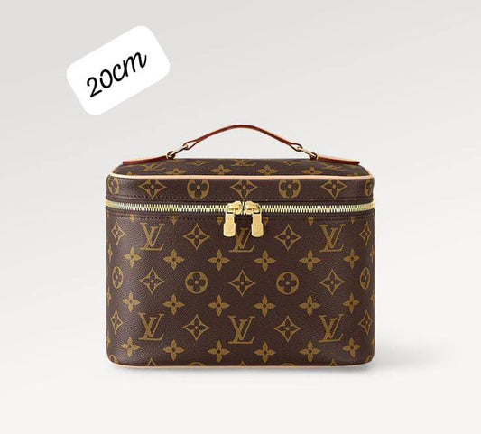 LV
Master🌺🌺
#24cm =300 dhs✅
#20cm =270 dhs✅
#15cm =250 dhs✅💕🥳

Zain228
♥️♥️♥️