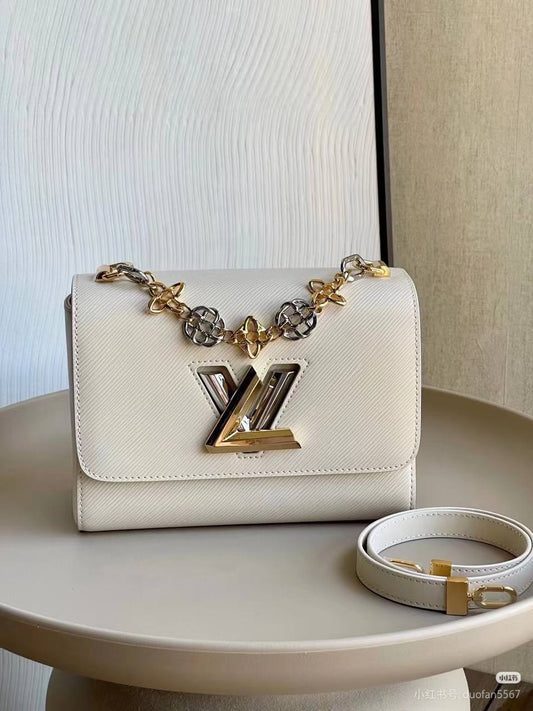 LV
Master🌺
330 dhs✅

Zain10
♥️♥️♥️