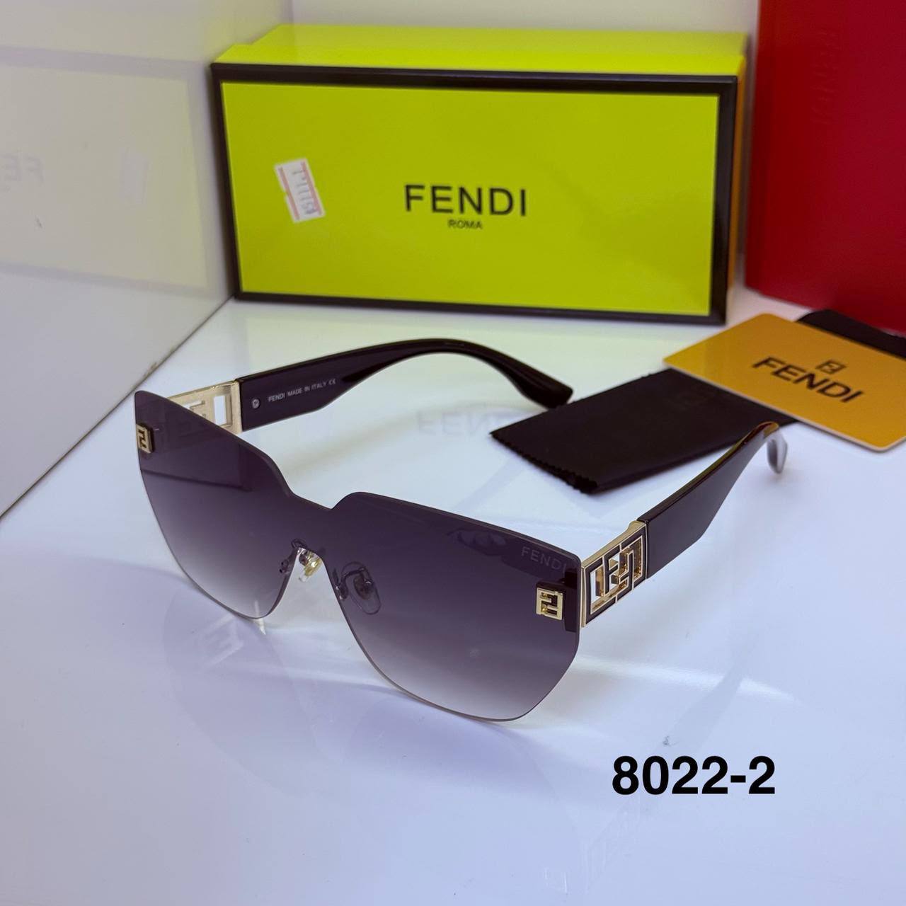 SUNGLASSES 🕶️
GOOD QUALITY 

50 dhs✅

WITHBOX
🎁🎁🎁

Zain40
♥️♥️♥️