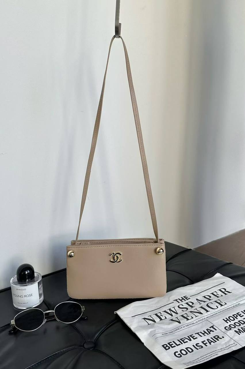 Chanel
withbox 
95 dhs🇦🇪🇦🇪

Zain143
♥️♥️♥️