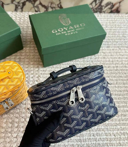 Goyard
95 dhs🇦🇪🇦🇪
with box
size 18cm

Zain26
♥️♥️♥️