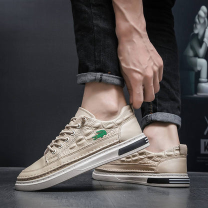 Lacoste
Size 39to45  
50 dhs✅

Zain163
♥️♥️♥️