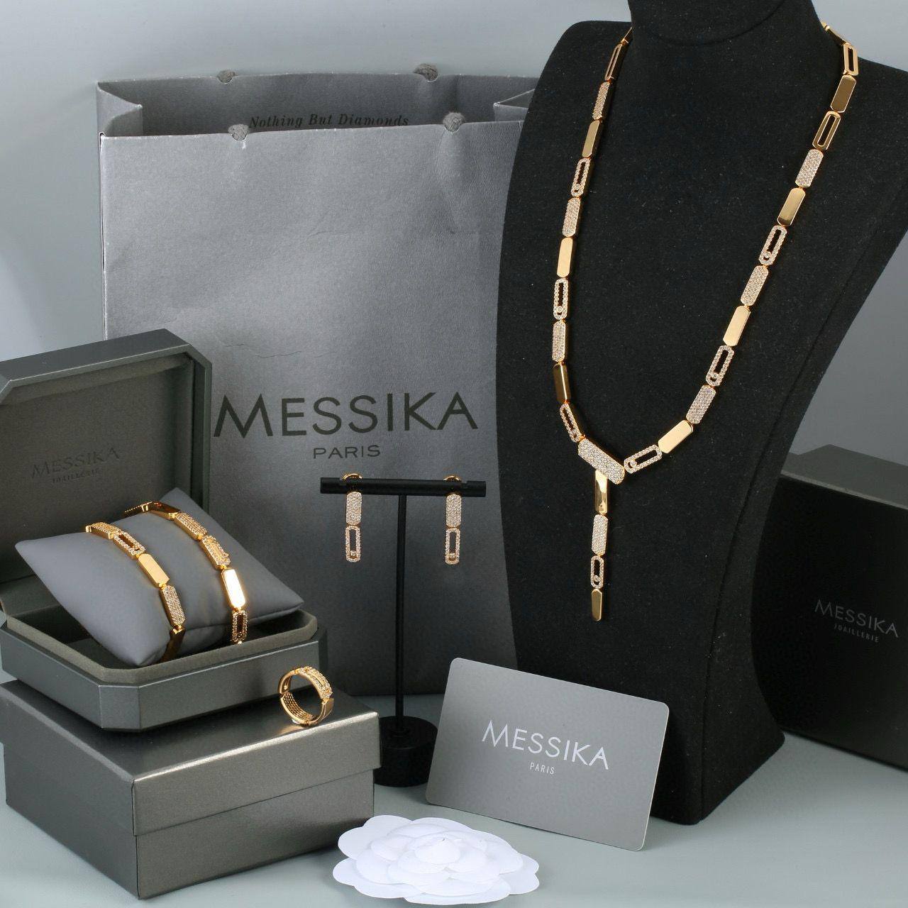 Messsika SET 
💫✨
Master Quality
Necklace 
Bracelet
Bangle
Earring
Ring 
345 DHS✅
With NORMAL BOX AND PAPER BAG 🎁🛍️

Zain89
♥️♥️♥️