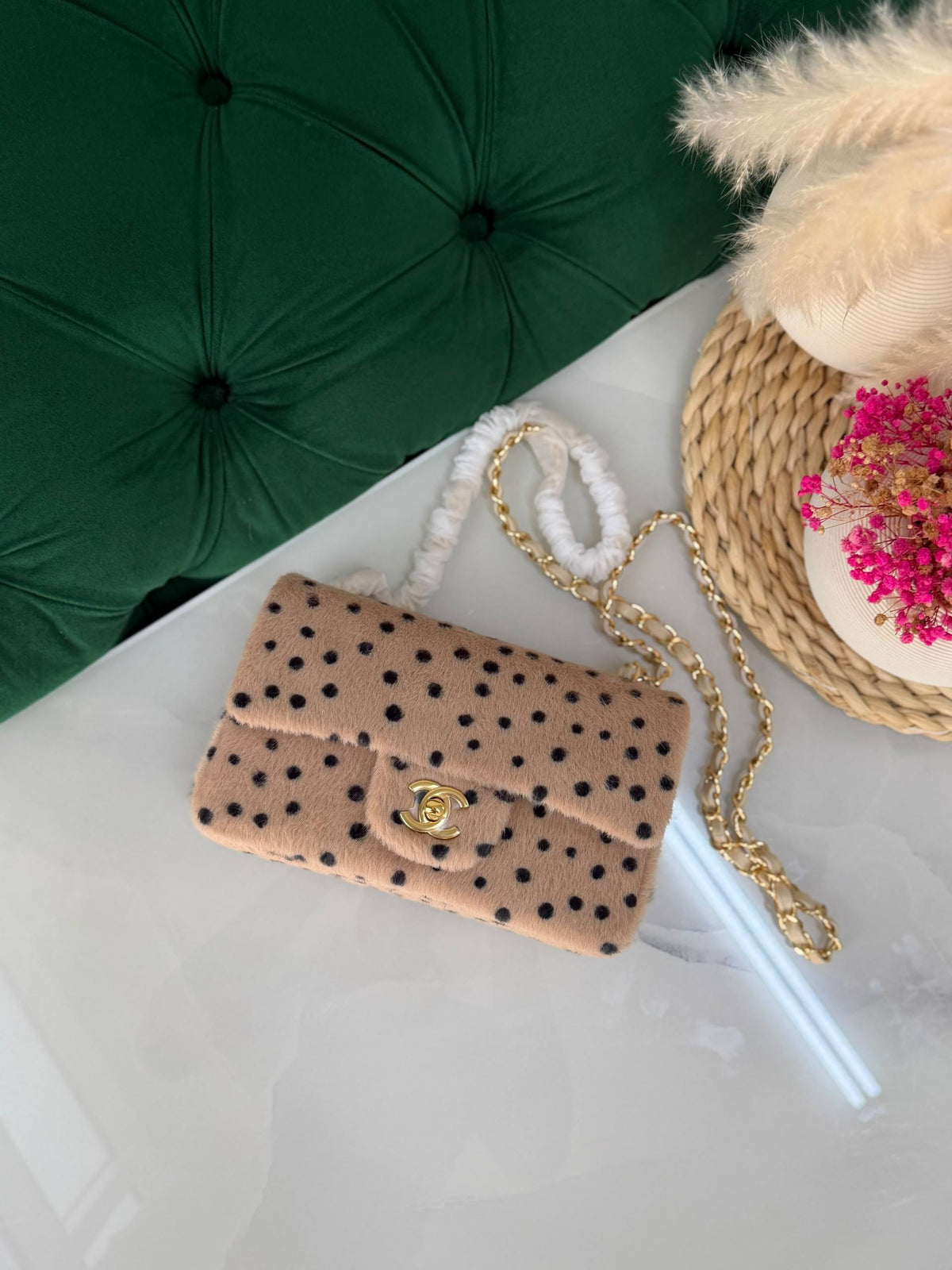 Chanel  
Available original box 📦 
With full packing 🎀🎀
Super high quality 💥💥

For Price 👇 WhatsApp✅
0568585901 
0507557372
0552275751 Owner Zain 👌

Zain283
♥️♥️♥️