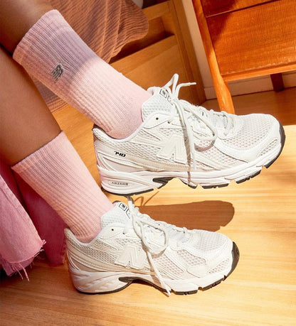 New Balance 740 Triple White，
Size 36-45 ，
180 dhs🪙💚

Zain18
♥️♥️♥️