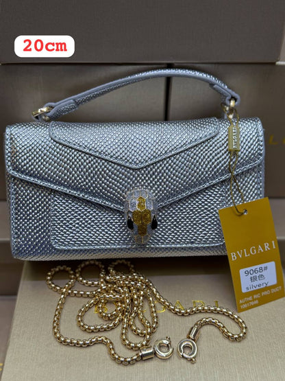 BVLGARI 
20CM 
WITH BOX 
120 dhs💛

Zain168
♥️♥️♥️