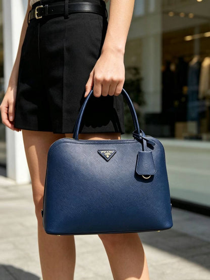 PRADA 
HIGH QUALITY 
120 dhs✅

Zain295
♥️♥️♥️