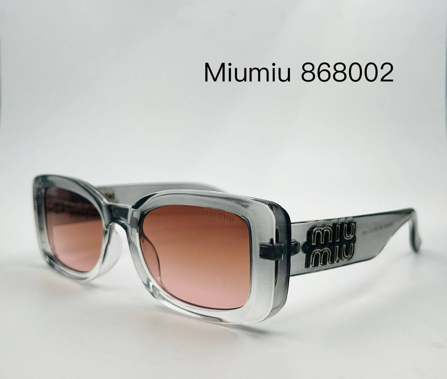 Miu Miu
Sunglasses 🕶️ 
good quality 💯
With master box 🗃️ 
50 dhs🌺

Zain273