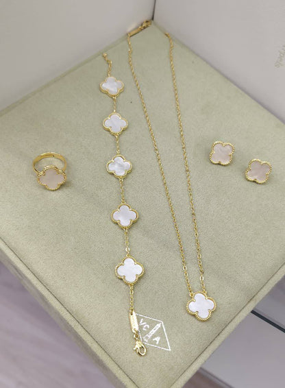 VCA SET ❤️‍🔥*
Necklace 🌸
Earring ✨
Bracelet 🍁
Ring 💍 free size ❣️
Stainless Steel 💯
Non tarnish 💯
With normal boxes 📦 
45 dhs✅
With master box 🗃️ 
75 dhs✅

Zain216
♥️♥️♥️